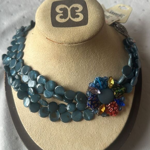 Erica Lyons Elegant Blue Beaded Necklace with Floral Accent! - Picture 2 of 7